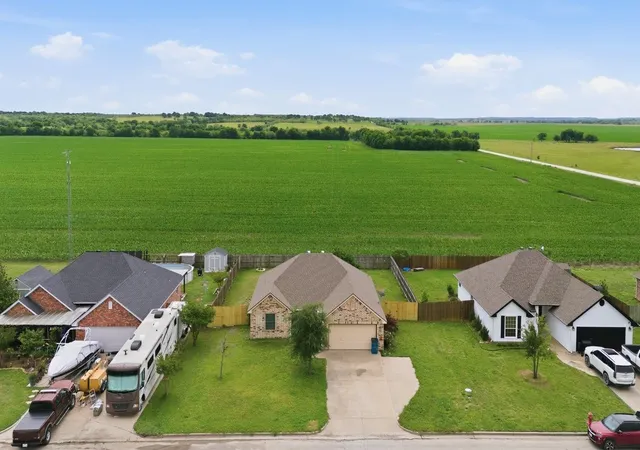 Photo 4 of Single family home for sale at 106 Joyce St, Whitney, TX 76692 | MLS# 21241749 | Listing updated on 2026-08-02