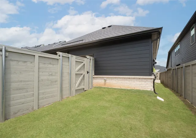 Photo 2 of Single family home for sale at 8744 Treeline Pkwy, Justin, TX 76247 | MLS# 21241881 | Listing updated on 2026-09-13