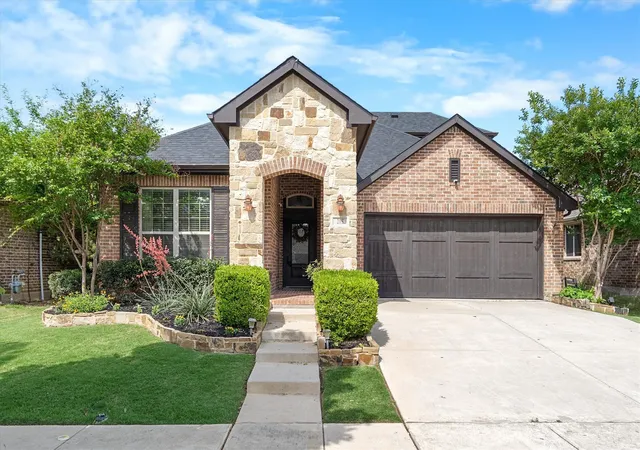 Photo 1 of Single family home for sale at 205 Sunrise Dr, Argyle, TX 76226 | MLS# 21242057 | Listing updated on 2026-09-08