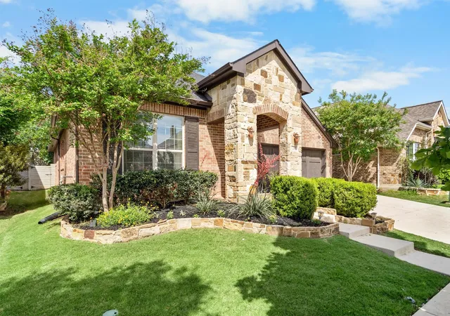 Photo 2 of Single family home for sale at 205 Sunrise Dr, Argyle, TX 76226 | MLS# 21242057 | Listing updated on 2026-09-08