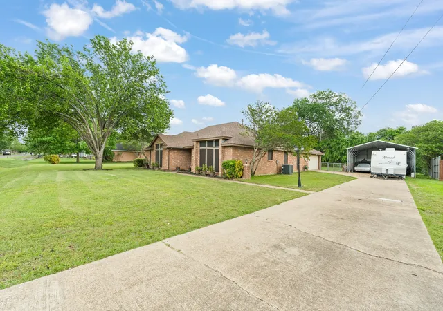 Photo 3 of Single family home for sale at 314 Clay Ln, Red Oak, TX 75154 | MLS# 21241523 | Listing updated on 2026-09-10