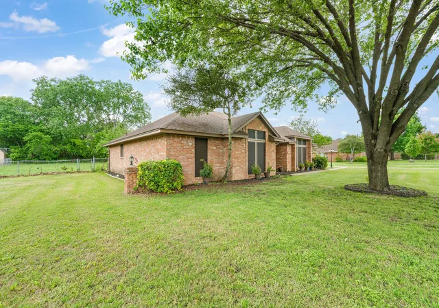 Photo 3 of Single family home for sale at 314 Clay Ln, Red Oak, TX 75154 | MLS# 21241523 | Listing updated on 2026-09-10
