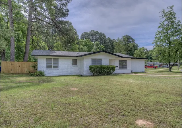 Photo 1 of Sale Pending at 9209 Savanna Dr, Shreveport, LA 71118 | MLS# 21235903 | Listing updated on 2026-09-12