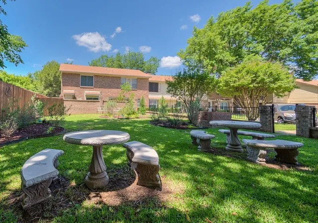 Photo 1 of Townhouse for sale at 520 Pecan Acres Ct, Arlington, TX 76013 | MLS# 21238615 | Listing updated on 2026-09-11
