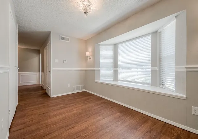 Photo 2 of Townhouse for sale at 520 Pecan Acres Ct, Arlington, TX 76013 | MLS# 21238615 | Listing updated on 2026-09-11