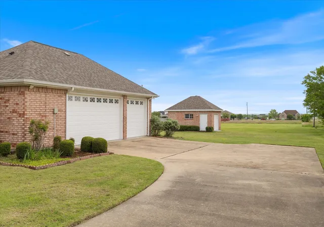 Photo 3 of Single family home for sale at 10524 Live Oak, Forney, TX 75126 | MLS# 21237010 | Listing updated on 2026-09-15