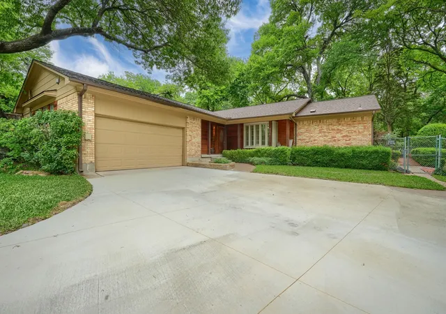 Photo 1 of Single family home for sale at 8226 Hunnicut Rd, Dallas, TX 75228 | MLS# 21242298 | Listing updated on 2026-09-14