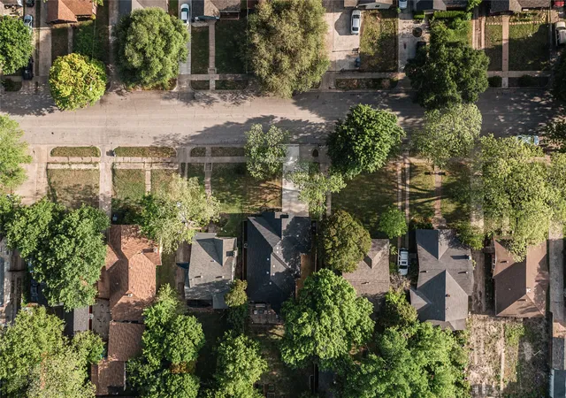 Photo 40 of Sale Pending at 3231 Fairview Ave, Dallas, TX 75223 | MLS# 21242267 | Listing updated on 2026-09-11