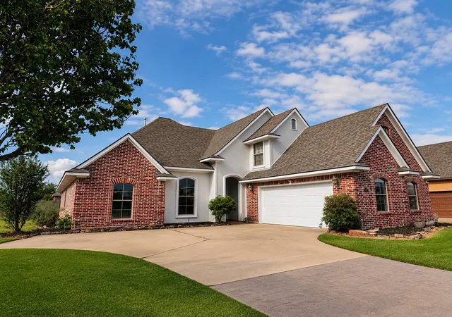 Photo 1 of Single family home for sale at 798 Dumaine Dr, Bossier City, LA 71111 | MLS# 21242645 | Listing updated on 2026-09-14