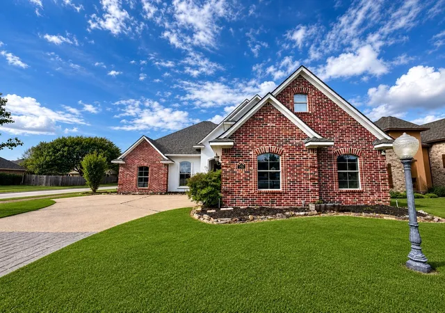 Photo 3 of Single family home for sale at 798 Dumaine Dr, Bossier City, LA 71111 | MLS# 21242645 | Listing updated on 2026-09-14