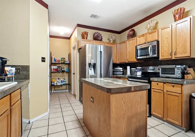 Photo 4 of Single family home for sale at 2509 Johnson Dr, Mesquite, TX 75181 | MLS# 21241490 | Listing updated on 2026-09-08