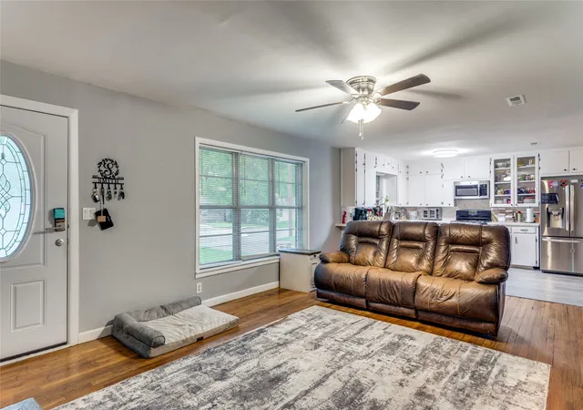 Photo 3 of Single family home for sale at 501 Lindsey St, Bowie, TX 76230 | MLS# 21239961 | Listing updated on 2026-09-09