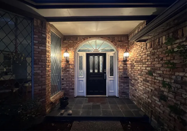 Photo 2 of Single family home for sale at 6214 Liberty Hl, Dallas, TX 75248 | MLS# 21242875 | Listing updated on 2026-09-10