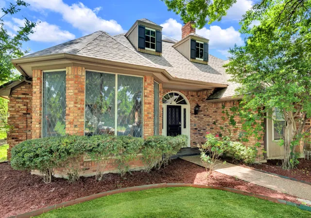 Photo 3 of Single family home for sale at 6214 Liberty Hl, Dallas, TX 75248 | MLS# 21242875 | Listing updated on 2026-09-10