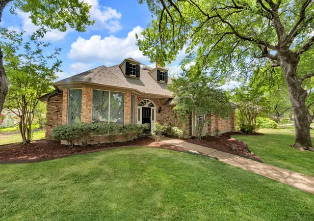 Photo 4 of Single family home for sale at 6214 Liberty Hl, Dallas, TX 75248 | MLS# 21242875 | Listing updated on 2026-09-10