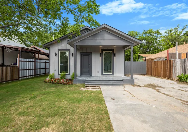 Photo 2 of Single family home for sale at 715 Ezekial Ave, Dallas, TX 75217 | MLS# 21240422 | Listing updated on 2026-09-29