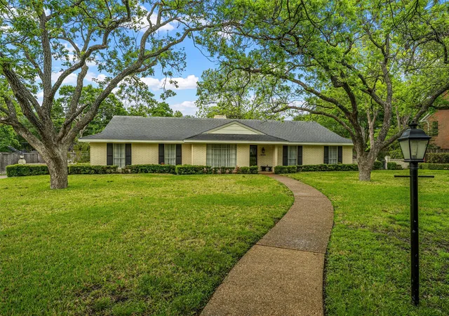 Photo 1 of Single family home for sale at 4809 Pecan Ter, Waco, TX 76710 | MLS# 21242862 | Listing updated on 2026-10-04