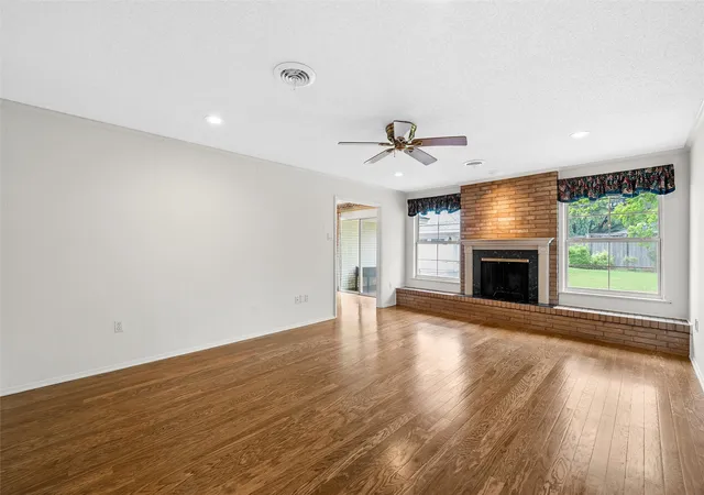 Photo 3 of Single family home for sale at 4809 Pecan Ter, Waco, TX 76710 | MLS# 21242862 | Listing updated on 2026-10-04