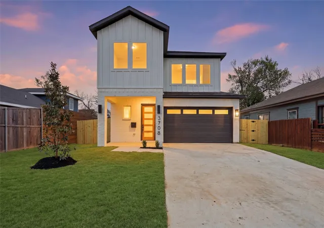 Photo 1 of Sale Pending at 3708 Spence St, Dallas, TX 75215 | MLS# 21242515 | Listing updated on 2026-09-08