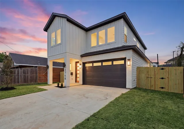 Photo 2 of Sale Pending at 3708 Spence St, Dallas, TX 75215 | MLS# 21242515 | Listing updated on 2026-09-08