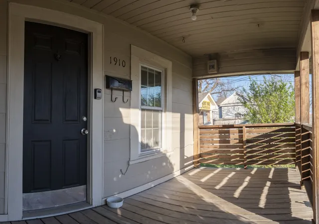 Photo 3 of Single family home for sale at 1910 S 12Th St, Waco, TX 76706 | MLS# 21242872 | Listing updated on 2026-07-29