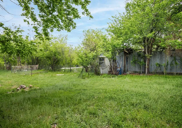 Photo 32 of Single family home for sale at 607 W 6th St, Brady, TX 76825 | MLS# 21235731 | Listing updated on 2026-09-12