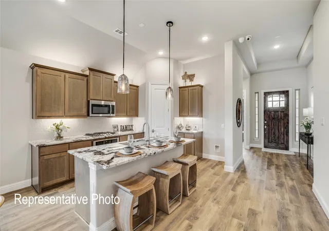 Photo 3 of Sale Pending at 1415 Odette Dr, Arlington, TX 76013 | MLS# 21241367 | Listing updated on 2026-09-10