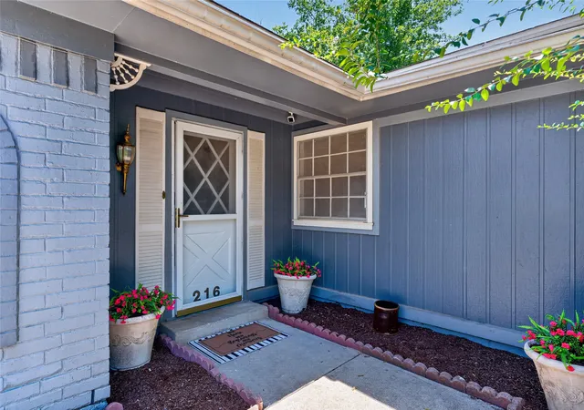 Photo 3 of Single family home for sale at 216 Rolling Hills Dr, Aledo, TX 76008 | MLS# 21240447 | Listing updated on 2026-09-04