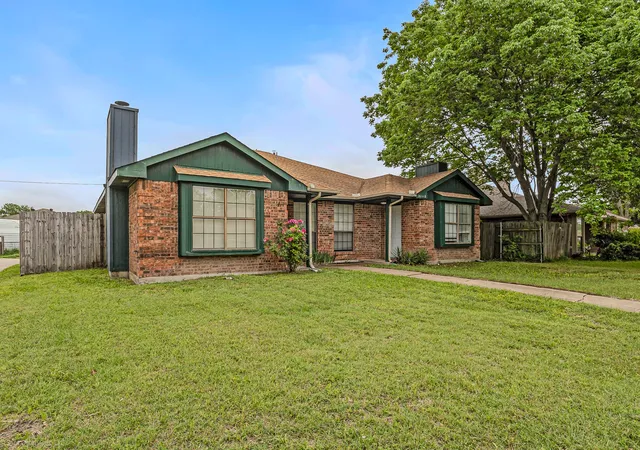 Photo 1 of Multi family home for sale at 2614 Stanford St, Rowlett, TX 75088 | MLS# 21242332 | Listing updated on 2026-10-20