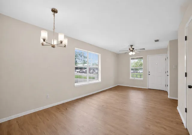 Photo 3 of Single family home for sale at 808 Park St, Commerce, TX 75428 | MLS# 21238594 | Listing updated on 2026-09-08