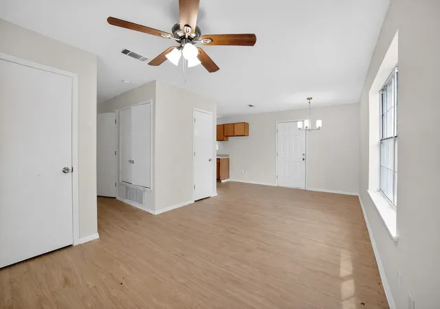 Photo 3 of Single family home for sale at 808 Park St, Commerce, TX 75428 | MLS# 21238594 | Listing updated on 2026-09-08