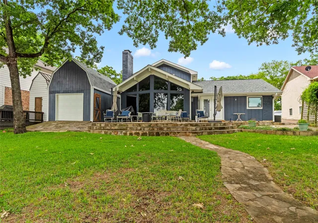Photo 2 of Single family home for sale at 158 Deer Island Rd, Mabank, TX 75156 | MLS# 21240742 | Listing updated on 2026-10-03