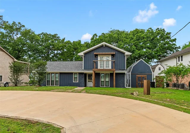 Photo 3 of Single family home for sale at 158 Deer Island Rd, Mabank, TX 75156 | MLS# 21240742 | Listing updated on 2026-10-03