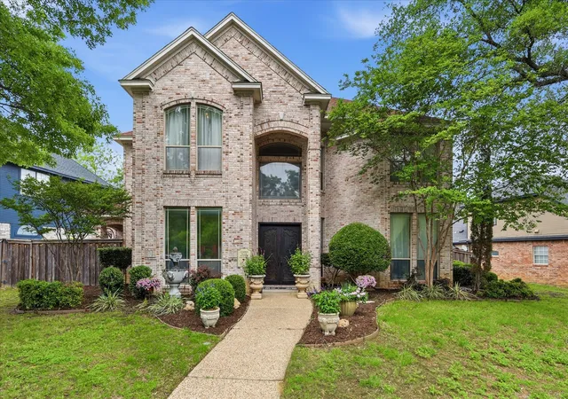 Photo 1 of Single family home for sale at 4717 Morris Heights Dr, Arlington, TX 76016 | MLS# 21241654 | Listing updated on 2026-09-10