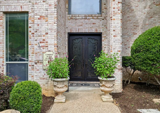 Photo 3 of Single family home for sale at 4717 Morris Heights Dr, Arlington, TX 76016 | MLS# 21241654 | Listing updated on 2026-09-10