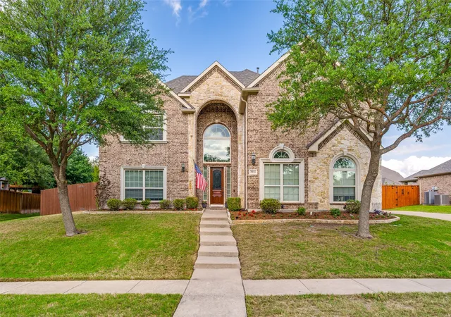 Photo 2 of Sale Pending at 2211 Fair Parke Ln, Wylie, TX 75098 | MLS# 21242832 | Listing updated on 2026-07-30