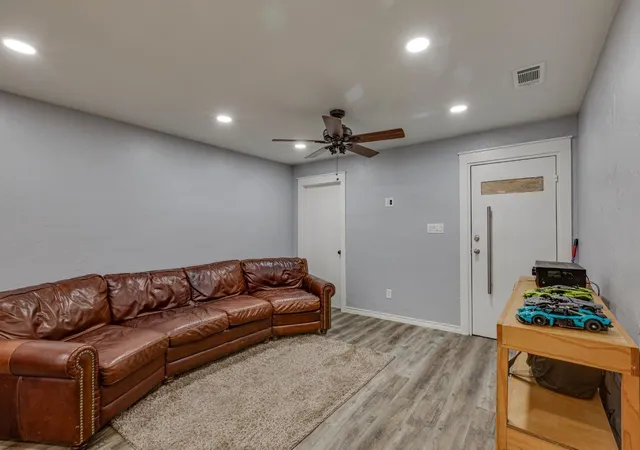 Photo 3 of Single family home for sale at 19629 Valentine, Kemp, TX 75143 | MLS# 21243599 | Listing updated on 2026-09-09