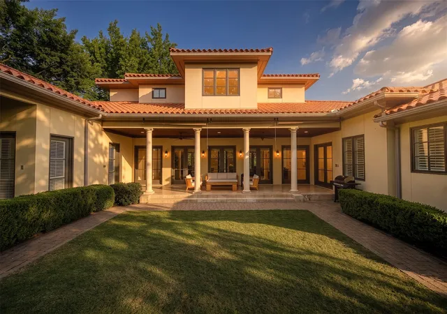 Photo 3 of Single family home for sale at 504 Byron Ct, Irving, TX 75038 | MLS# 21242343 | Listing updated on 2026-09-28