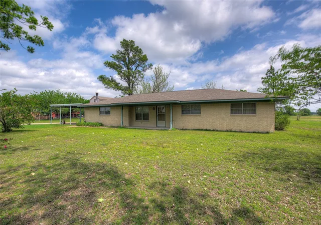 Photo 1 of Single family home for sale at 7007 State Hwy 50, Commerce, TX 75428 | MLS# 21244098 | Listing updated on 2026-09-12