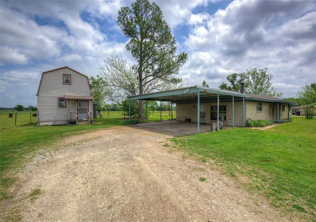 Photo 2 of Single family home for sale at 7007 State Hwy 50, Commerce, TX 75428 | MLS# 21244098 | Listing updated on 2026-09-12