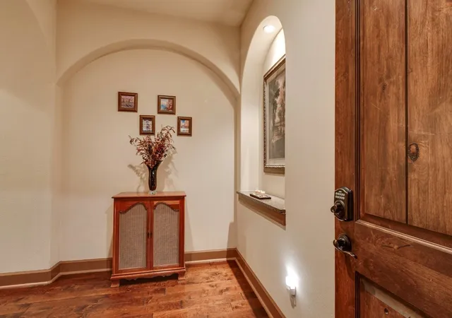 Listing Photo 5 - Condo for sale in building located at 6631 Via Positano, Irving, TX 75039 - Unit #202