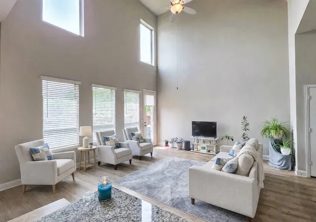 Photo 2 of Townhouse for sale at 4108 Swinley Forest Dr, Arlington, TX 76017 | MLS# 21227939 | Listing updated on 2026-10-01