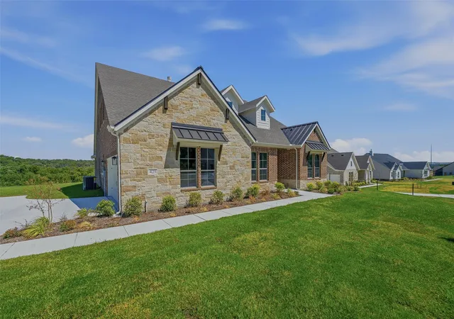 Photo 3 of Single family home for sale at 425 Texas Sage Trl, Weatherford, TX 76082 | MLS# 21244627 | Listing updated on 2026-09-20