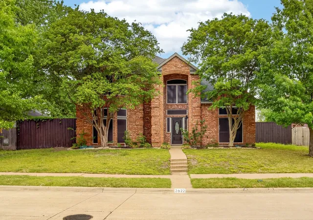 Photo 2 of Single family home for sale at 2622 Covington Dr, Garland, TX 75040 | MLS# 21232408 | Listing updated on 2026-09-08