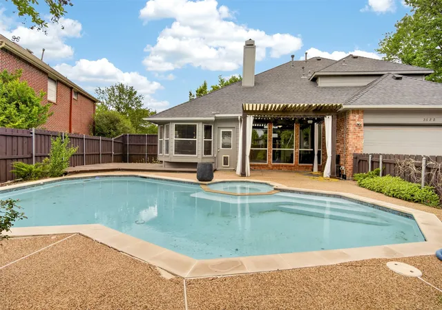 Photo 3 of Single family home for sale at 2622 Covington Dr, Garland, TX 75040 | MLS# 21232408 | Listing updated on 2026-09-08