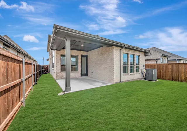 Photo 2 of Single family home for sale at 2331 Clearwater Wy, Royse City, TX 75189 | MLS# 21244895 | Listing updated on 2026-09-09