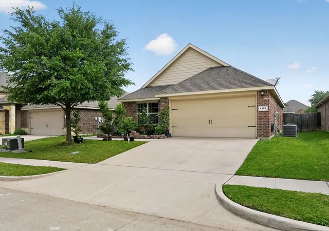 Photo 2 of Single family home for sale at 1420 Arabella Ave, Forney, TX 75126 | MLS# 21243919 | Listing updated on 2026-09-13