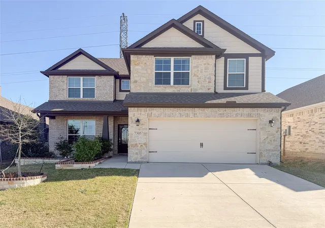 Photo 2 of Single family home for sale at 7305 Howling Coyote Ln, Fort Worth, TX 76131 | MLS# 21230831 | Listing updated on 2026-08-01