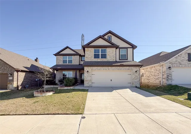 Photo 3 of Single family home for sale at 7305 Howling Coyote Ln, Fort Worth, TX 76131 | MLS# 21230831 | Listing updated on 2026-08-01