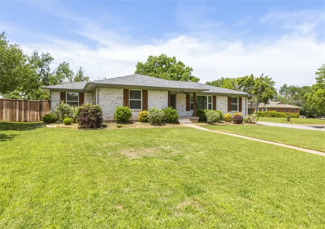 Photo 2 of Single family home for sale at 535 Degan Ave, Lewisville, TX 75057 | MLS# 21238979 | Listing updated on 2026-10-01